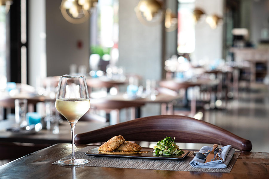 white wine and appetizer
